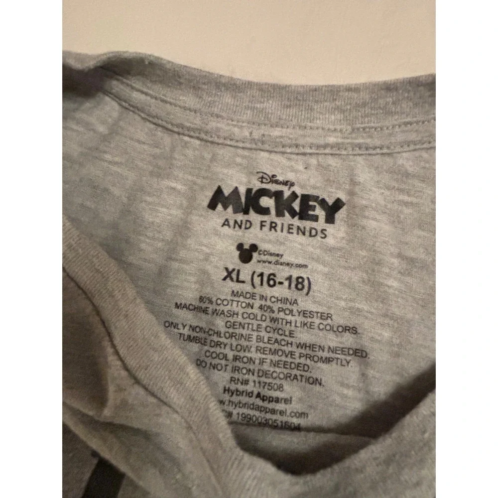 Disney Mickey and Friends Pajama Set Womens XL Gray Shorts Tee 2pc Sleepwear - Picture 4 of 4